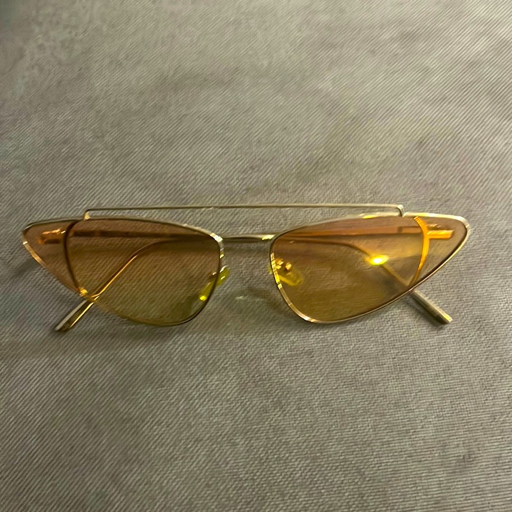 gold cat-eye fashion glasses